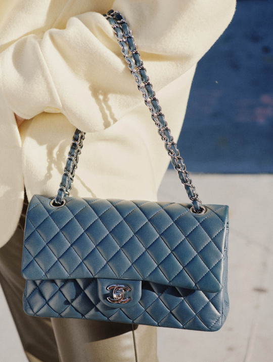 Chanel medium Chain around bag silver hardware | Vintage-United