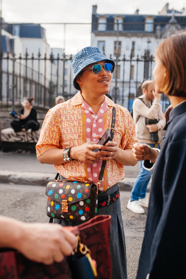 Street Snaps: Louis Vuitton Pochette Flap Bag